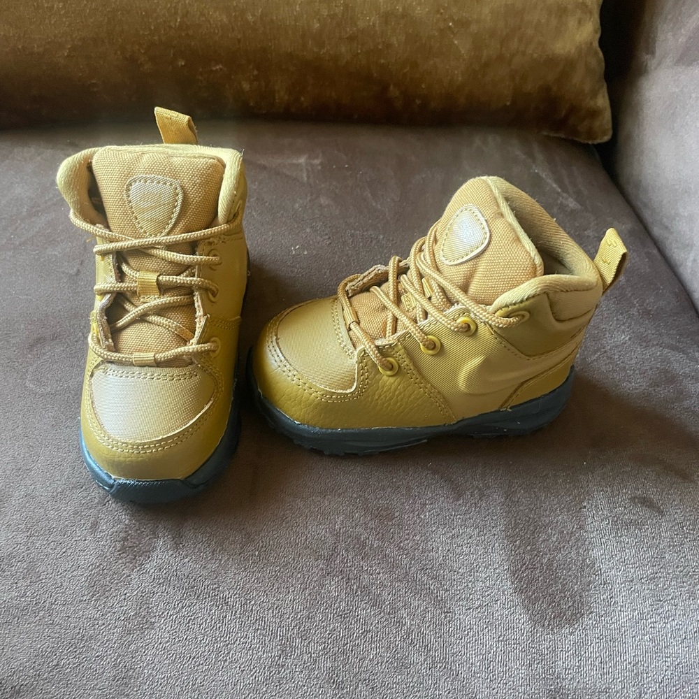 Kids Tan Nike Boots